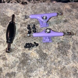 34mm reverse kingpin trucks fingerboard